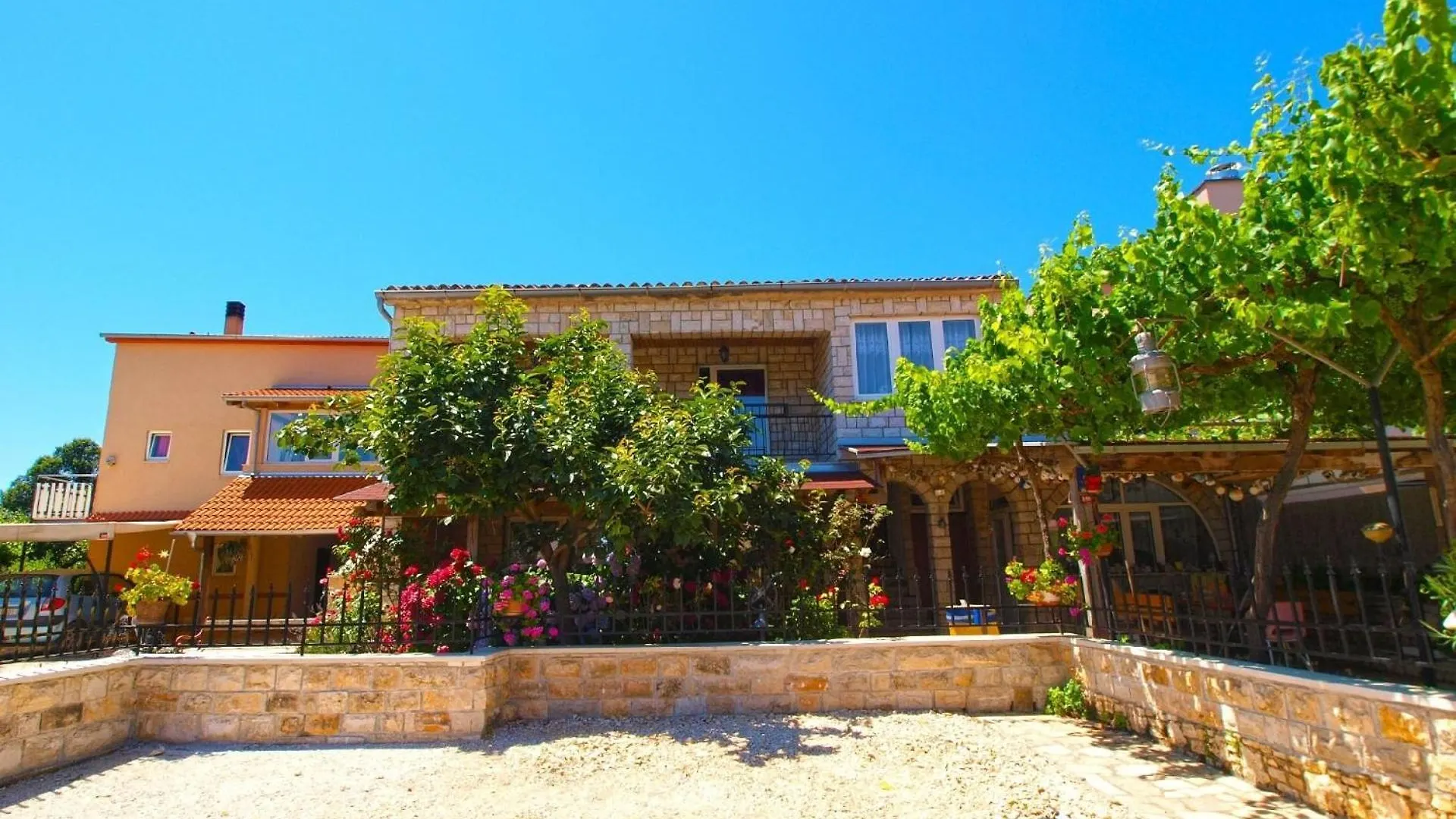 Apartment Ferienwohnung Fuer 6 Personen Ca 90 Qm In Fazana, Istrien Istrische Riviera Valbandon